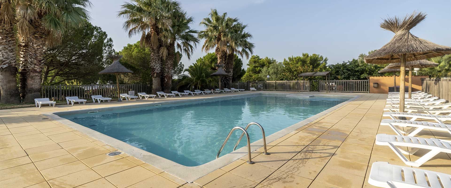 piscine du parc aquatique au camping Herault